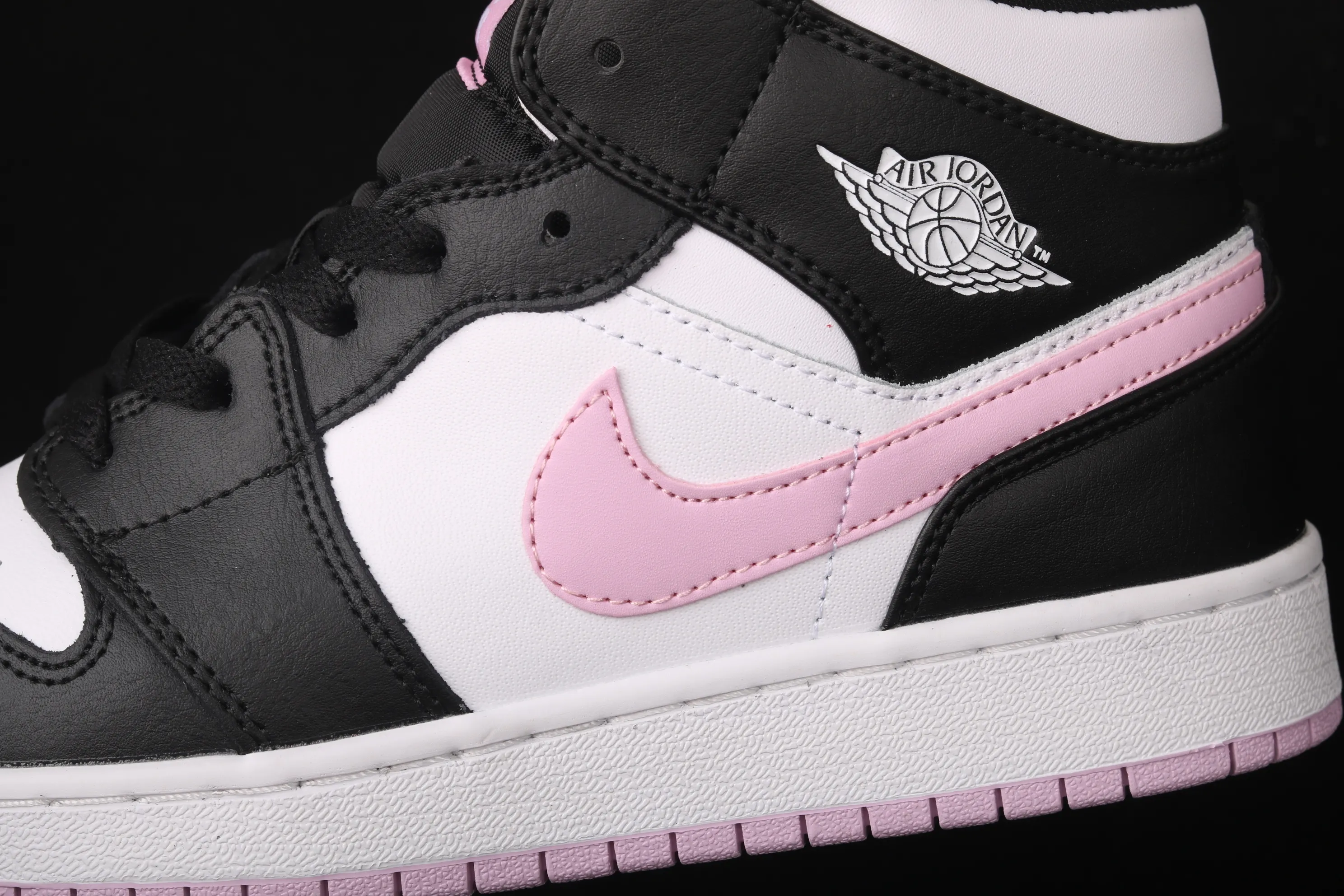 All categories Air Jordan Jordan series basketball shoes Air Jordan 1 Mid Air Jordan 1 Mid GS AJ1 Joe 1 China Pink White Panda 555112-103